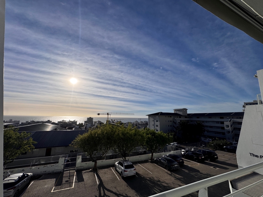 To Let 2 Bedroom Property for Rent in Sea Point Western Cape